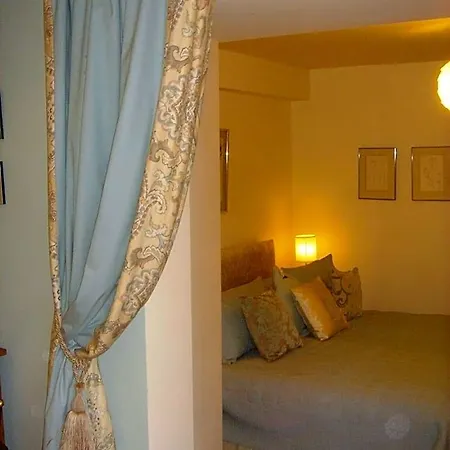 Annesdale House Couette-café 3*