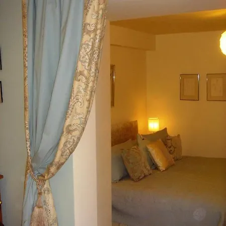 Couette-café Annesdale House 3*